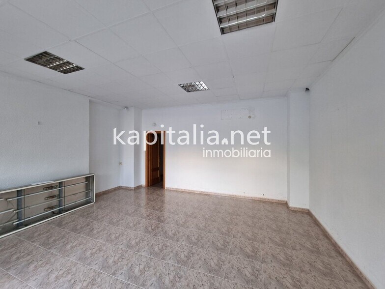 Local commercial dans Ontinyent, Valencia à vendre - Photo de l’immeuble – Image 2 sur 4