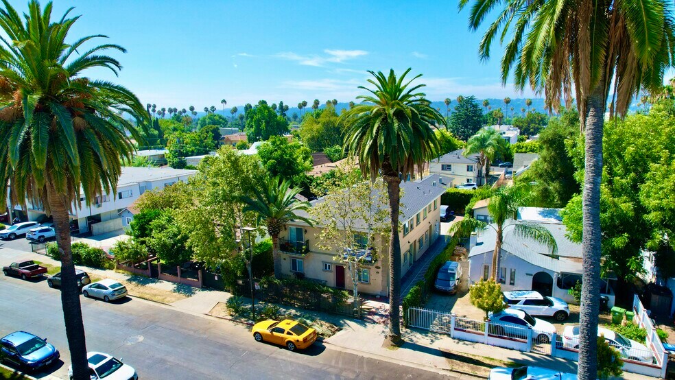 14762 Friar St, Van Nuys, CA à vendre - Photo de l’immeuble – Image 2 sur 9