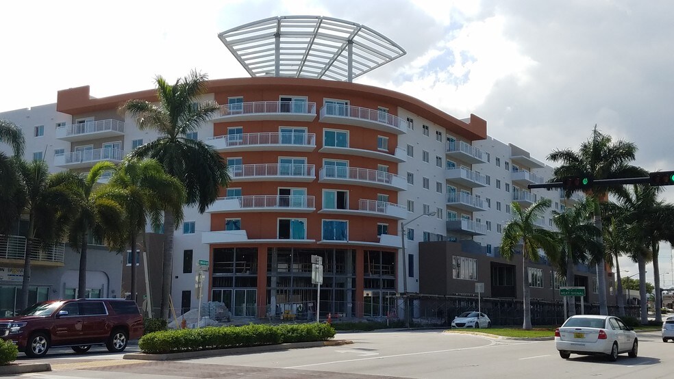 100 E Dania Beach Blvd, Dania Beach, FL à vendre - Photo de l’immeuble – Image 2 sur 33