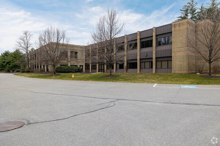 11 Continental Blvd, Merrimack, NH à louer - Photo de l’immeuble – Image 3 sur 8