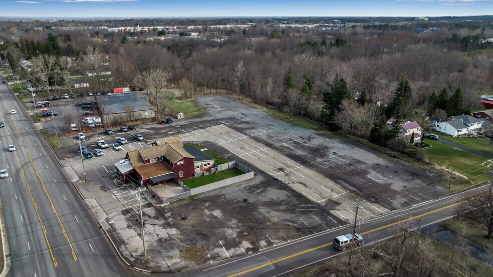 3719 Abbott Rd, Orchard Park, NY à vendre - Photo de l’immeuble – Image 1 sur 42