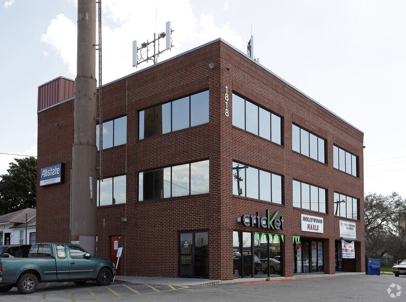 1818 S New Braunfels Ave, San Antonio, TX à louer - Photo principale – Image 1 sur 43