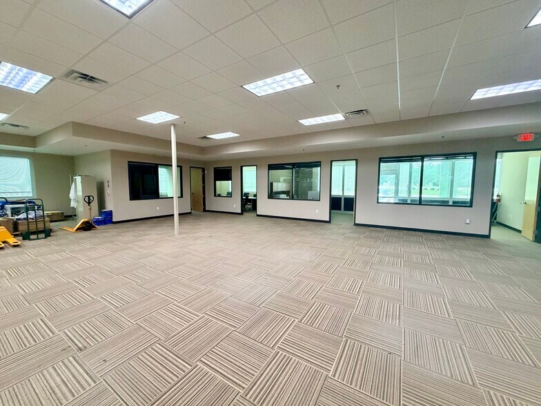 1706 E New Hope Dr, Cedar Park, TX à louer - Photo de l’immeuble – Image 3 sur 7
