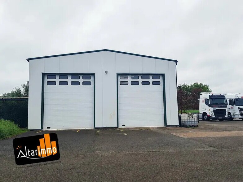 Local d'activités dans Cloyes-les-Trois-Rivières à vendre - Photo de l’immeuble – Image 2 sur 8