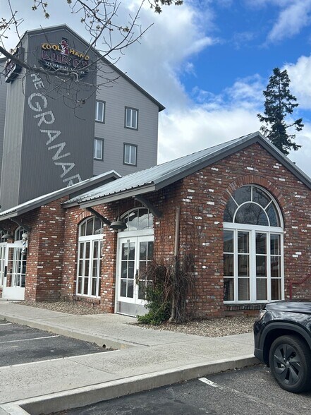 1111 Riverside Ave, Paso Robles, CA à louer - Photo de l’immeuble – Image 3 sur 7