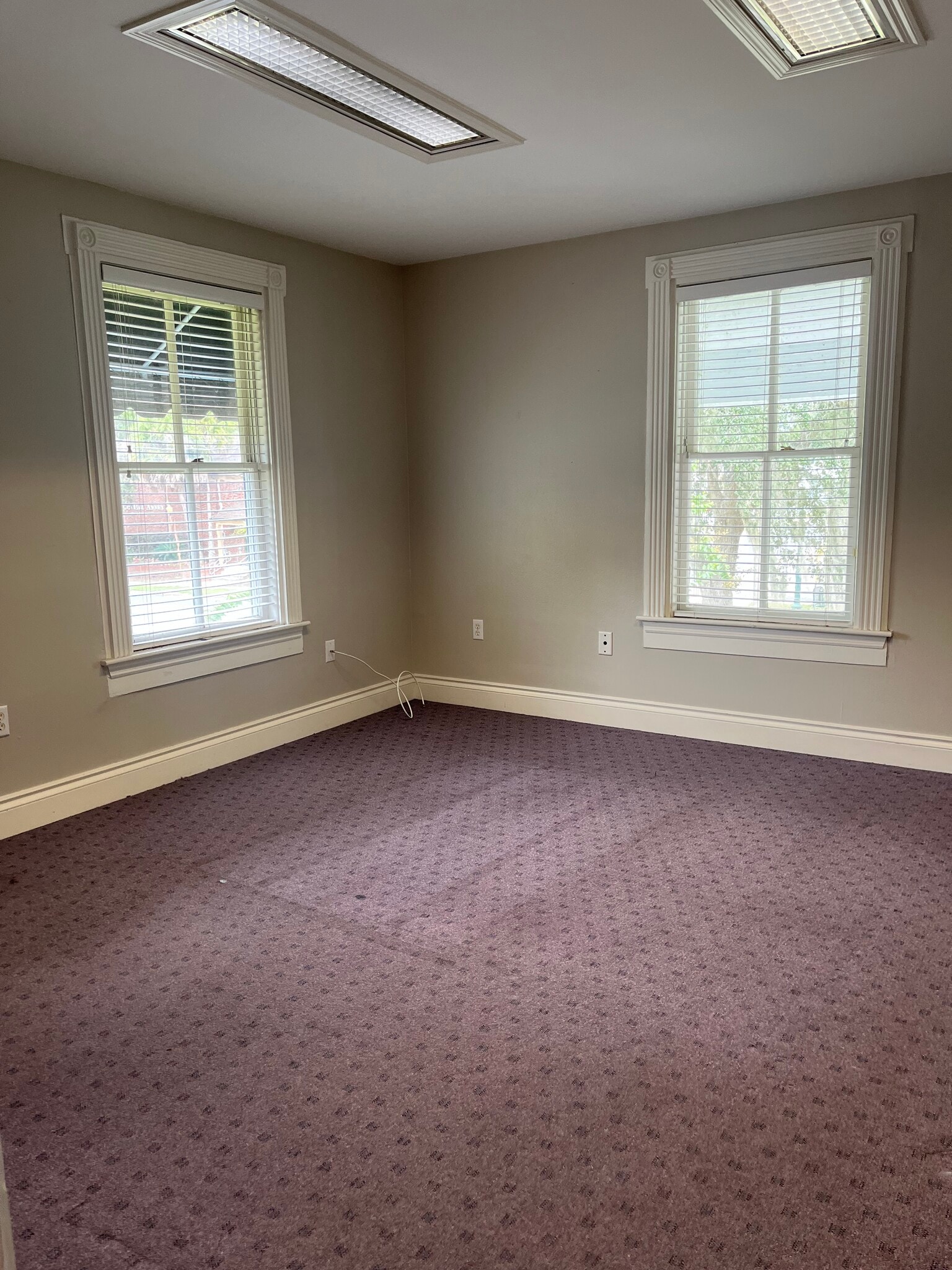 851 N Donnelly St, Mount Dora, FL à vendre Photo intérieure– Image 1 sur 5