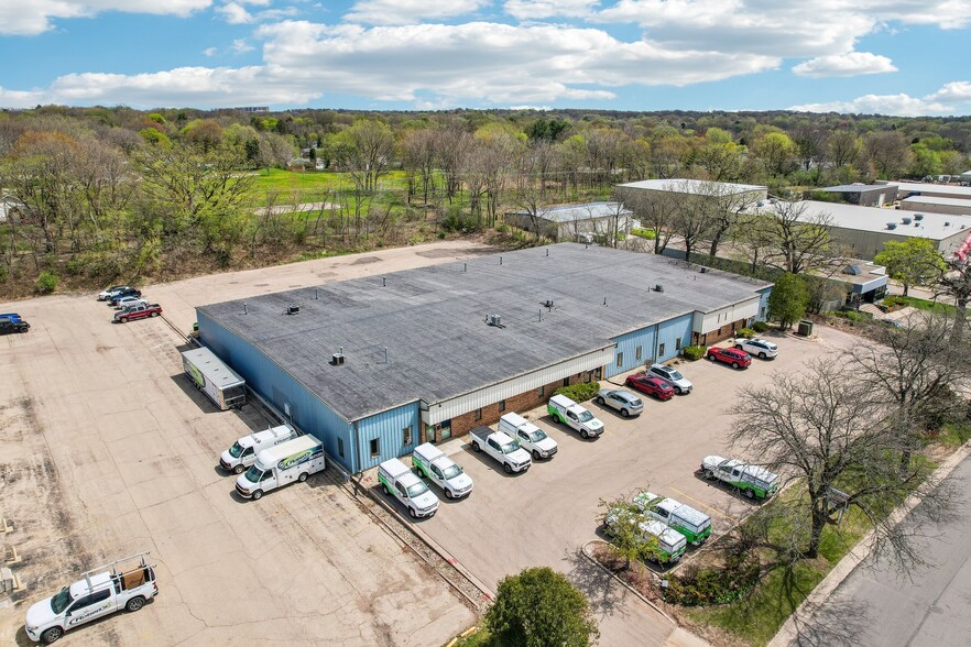 4450-4462 Robertson Rd, Madison, WI à vendre - Photo de l’immeuble – Image 2 sur 7