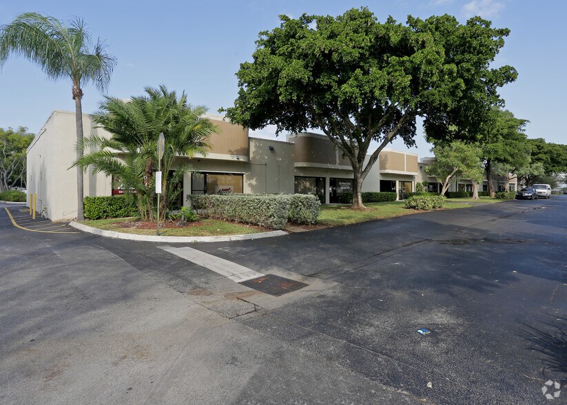 205-279 Goolsby Blvd, Deerfield Beach, FL à louer - Photo de l’immeuble – Image 3 sur 41