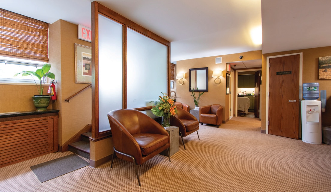 700 Park Ave, New York, NY 10021 - Lot P - - Photo intérieure - Image 1 of 9