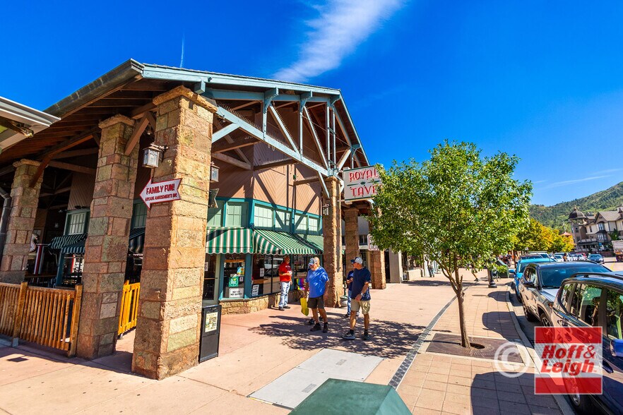 924 Manitou Ave, Manitou Springs, CO à vendre - Photo de l’immeuble – Image 3 sur 20