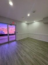 501-527 S Paula Dr, Dunedin, FL à louer Photo intérieure– Image 1 sur 7