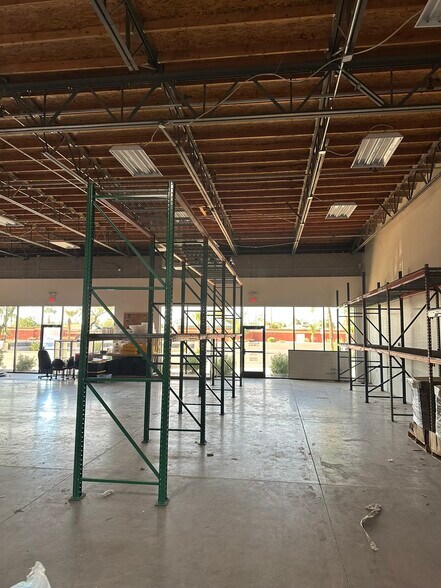 7143 E Southern Ave, Mesa, AZ à louer - Photo de l’immeuble – Image 3 sur 5