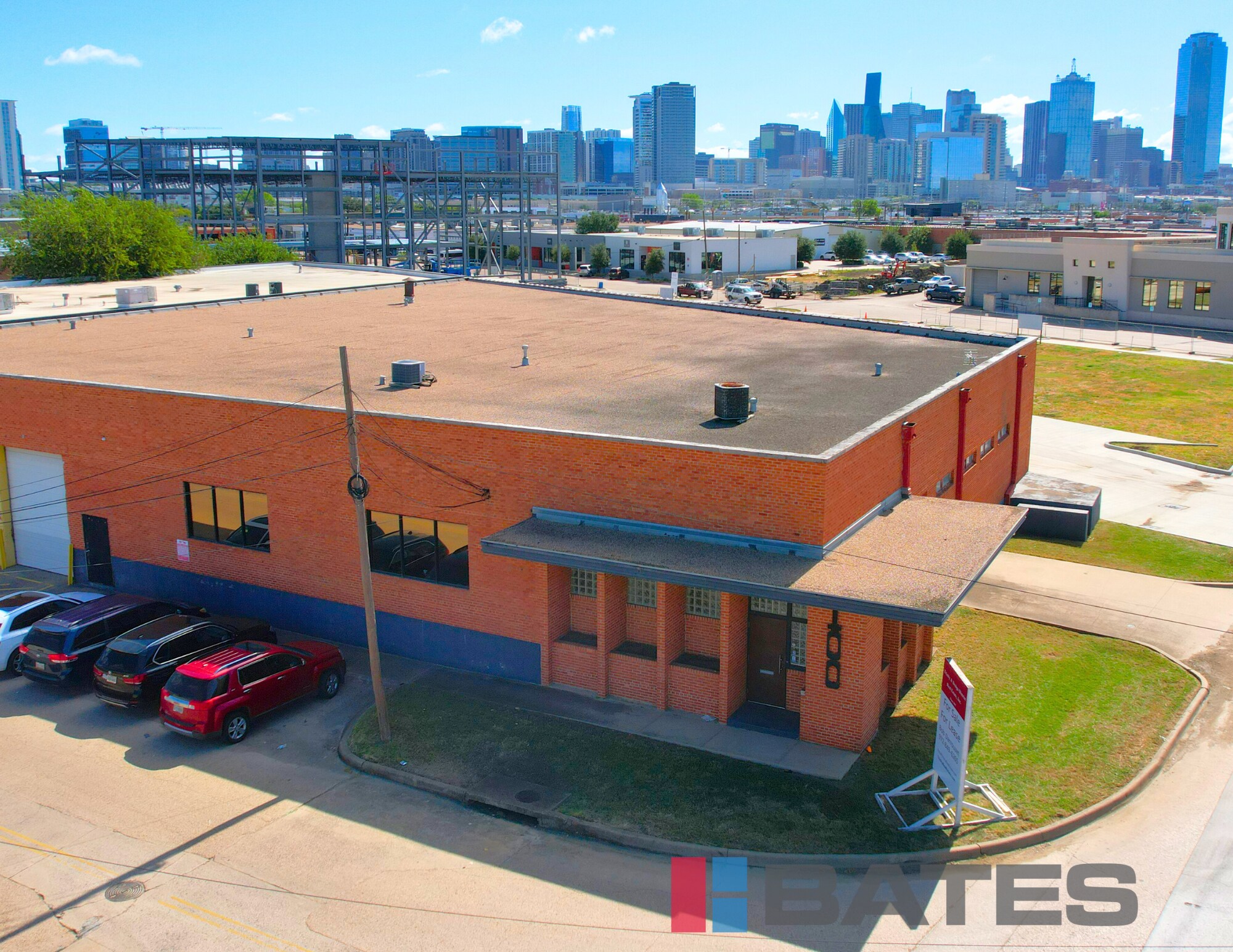 100 Oak Lawn Ave, Dallas, TX à louer Photo de l’immeuble– Image 1 sur 6