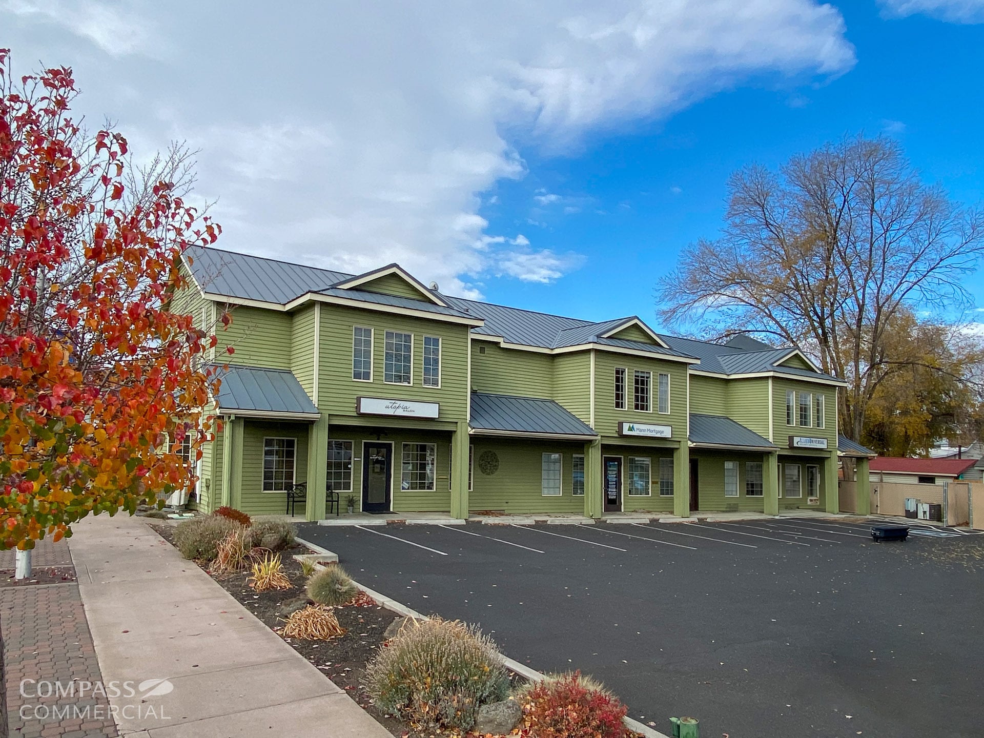 755 SW 7th St, Redmond, OR à louer Photo de l’immeuble– Image 1 sur 2