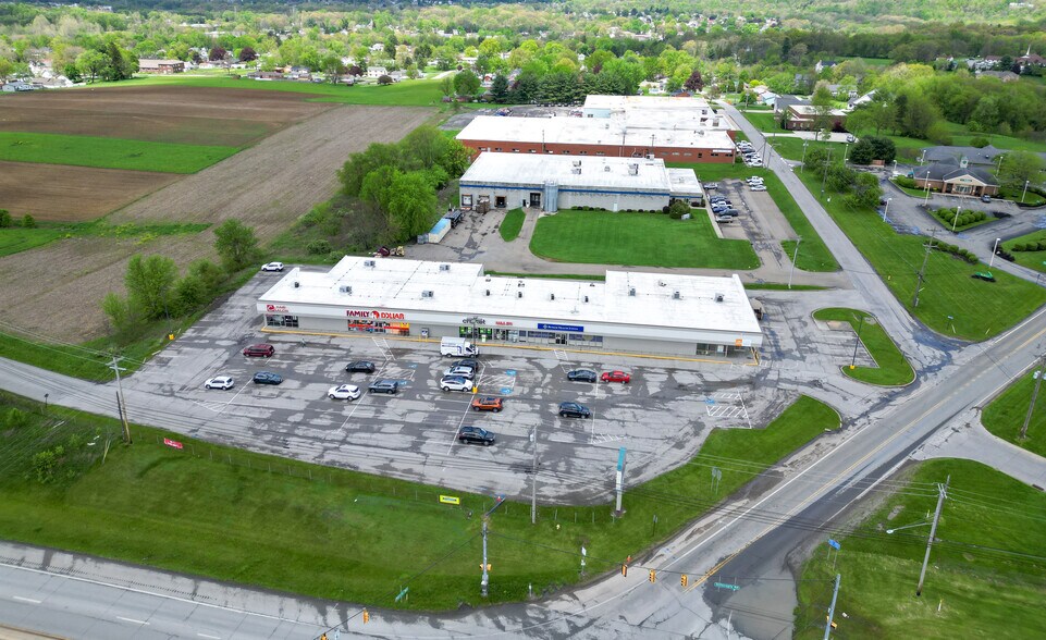 225-237 Route 288, Ellwood City, PA à louer - Photo de l’immeuble – Image 2 sur 12
