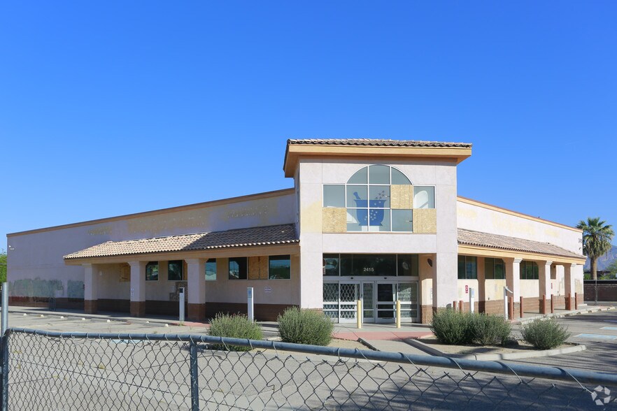 2415 N Alvernon Way, Tucson, AZ à vendre - Photo de l’immeuble – Image 3 sur 5