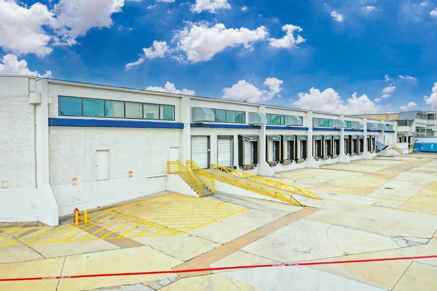 5500 South Fwy, Fort Worth, TX à louer - Photo de l’immeuble – Image 1 sur 10