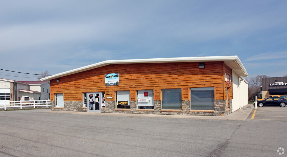6171-6181 Mckee St, Newfane, NY à louer - Photo de l’immeuble – Image 3 sur 3