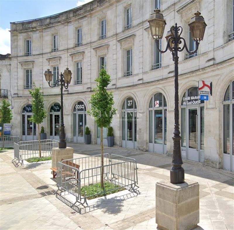 Local commercial dans Cognac à louer Photo de l’immeuble– Image 1 sur 5
