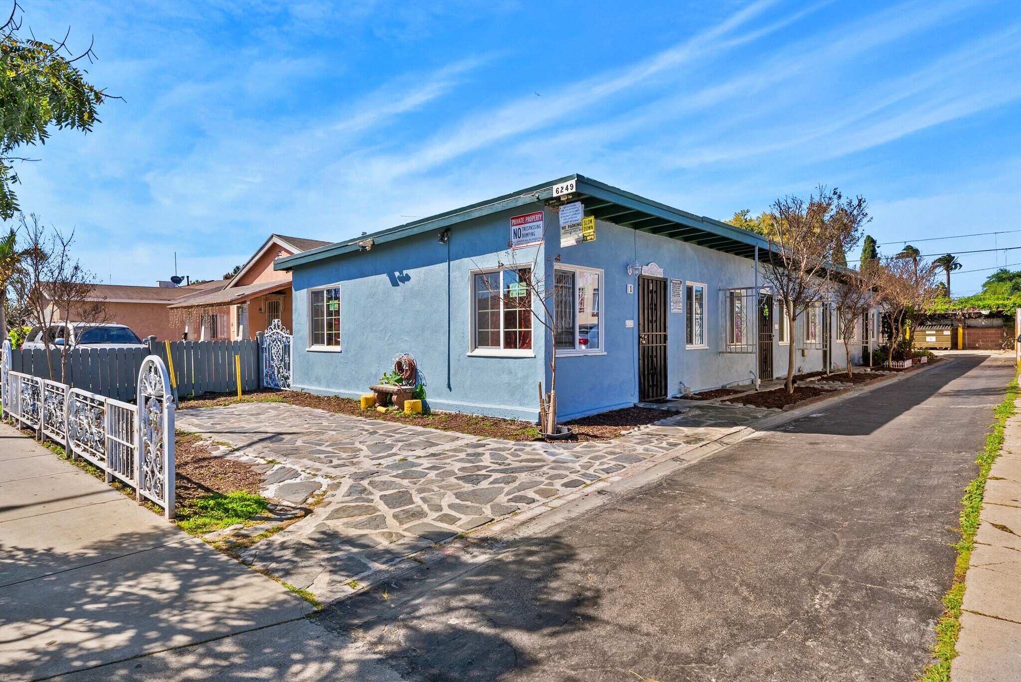 6249 Newell St, Huntington Park, CA à vendre Photo principale– Image 1 sur 7