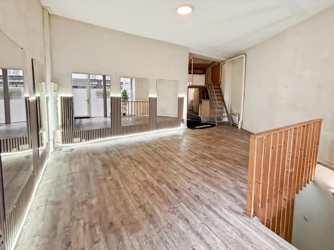 Rue De La Jonquière, Paris à louer Photo de l’immeuble– Image 1 sur 7