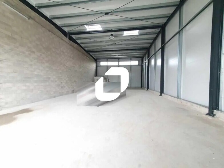 Local d’activités dans Valenton à louer - Photo intérieure – Image 3 sur 3