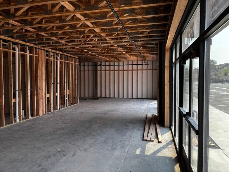 2200 E Chisholm Dr, Nampa, ID à louer - Photo de l’immeuble – Image 3 sur 10