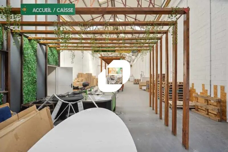 Local d’activités dans Épinay-sur-Seine à louer - Photo de l’immeuble – Image 3 sur 12