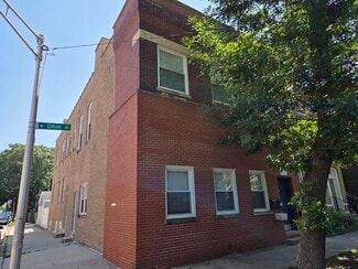 Plus de détails pour 2333 W Ohio St, Chicago, IL - Logement à vendre