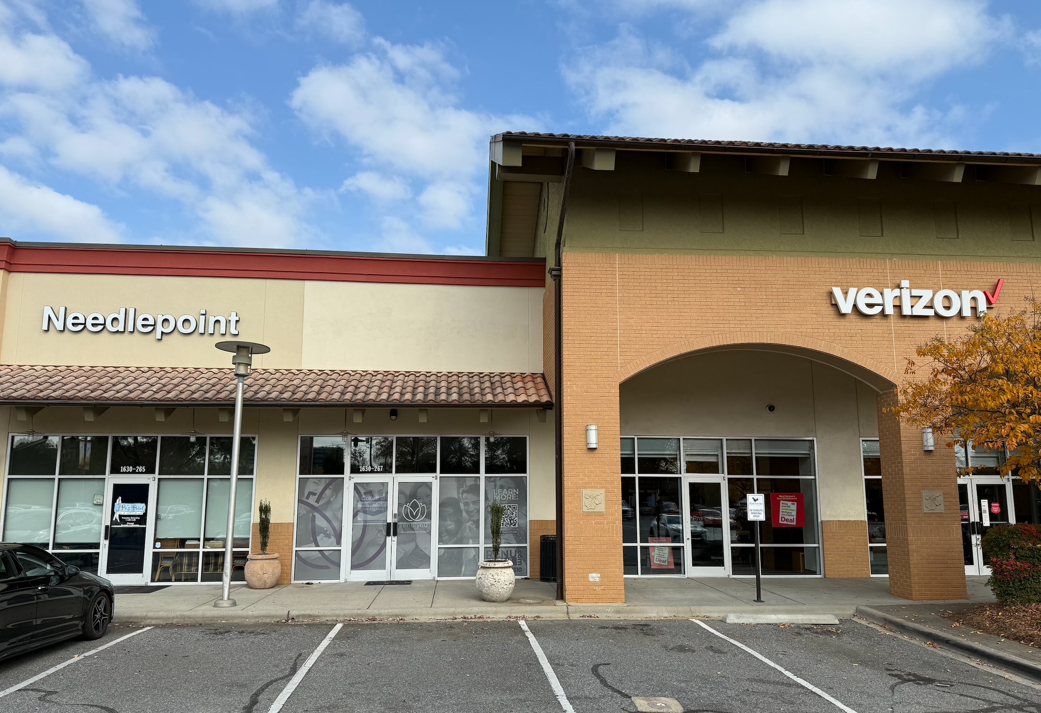 1600-1730 E Woodlawn Rd, Charlotte, NC à louer Photo de l’immeuble– Image 1 sur 3