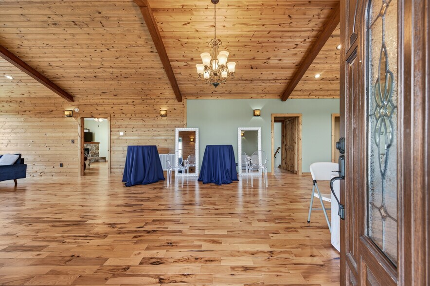 639 Wagon Wheel Rd, Elk Creek, VA à vendre - Photo de l’immeuble – Image 3 sur 167