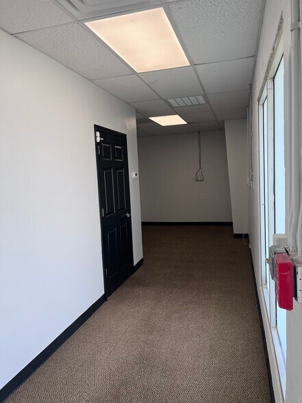 3032-3090 44th Ave N, Saint Petersburg, FL à louer - Photo de l’immeuble – Image 3 sur 10
