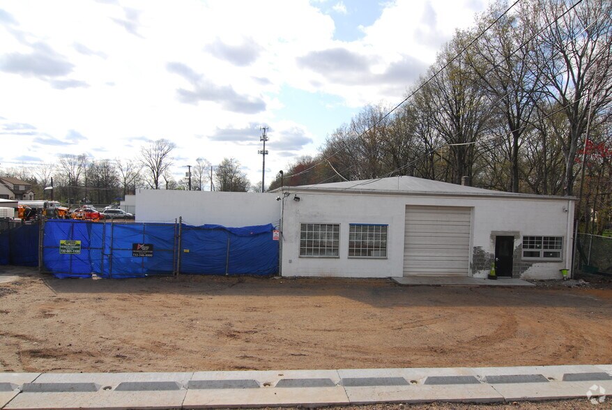 10 Liberty St, Edison, NJ à louer - Photo de l’immeuble – Image 3 sur 5