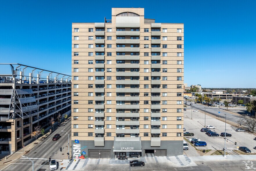 615 Park St, Des Moines, IA à vendre - Photo de l’immeuble – Image 2 sur 6