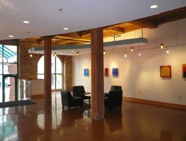 311 E Chicago St, Milwaukee, WI à vendre - Hall d’entrée – Image 3 sur 4