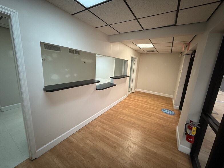 47 W New Haven Ave, Melbourne, FL à vendre - Photo de l’immeuble – Image 2 sur 17