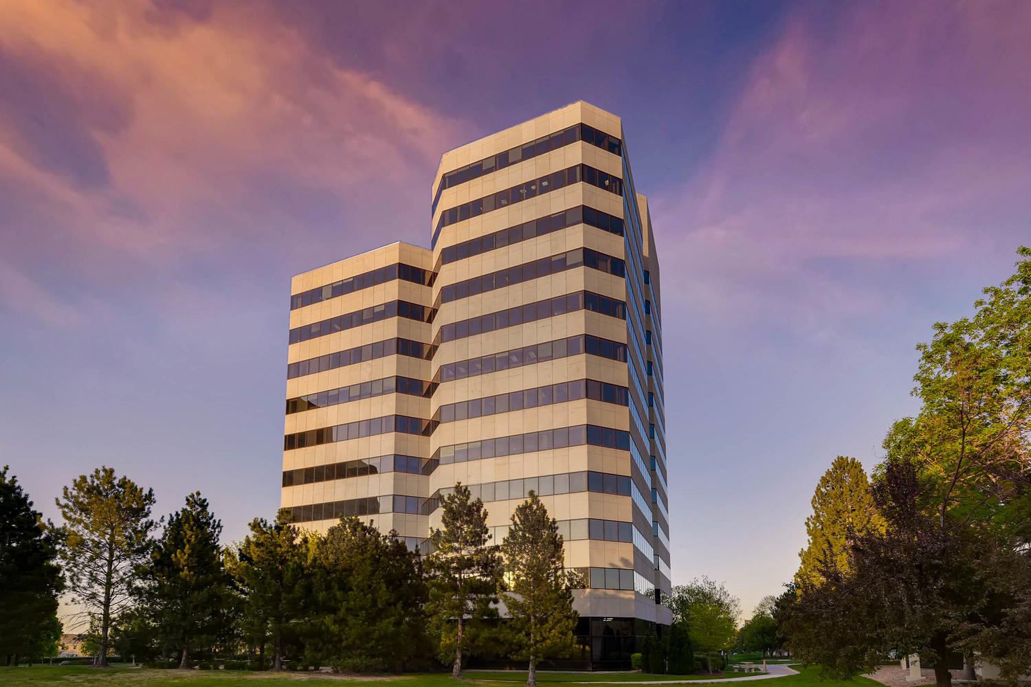 5619 Dtc Pky, Greenwood Village, CO à louer Photo principale– Image 1 sur 32