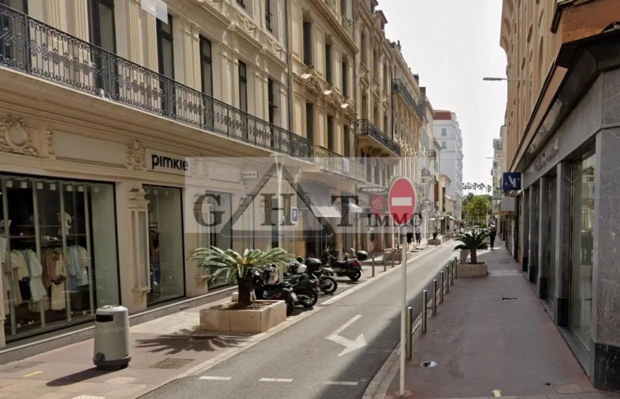 Local commercial dans Cannes à louer Photo de l’immeuble– Image 1 sur 2