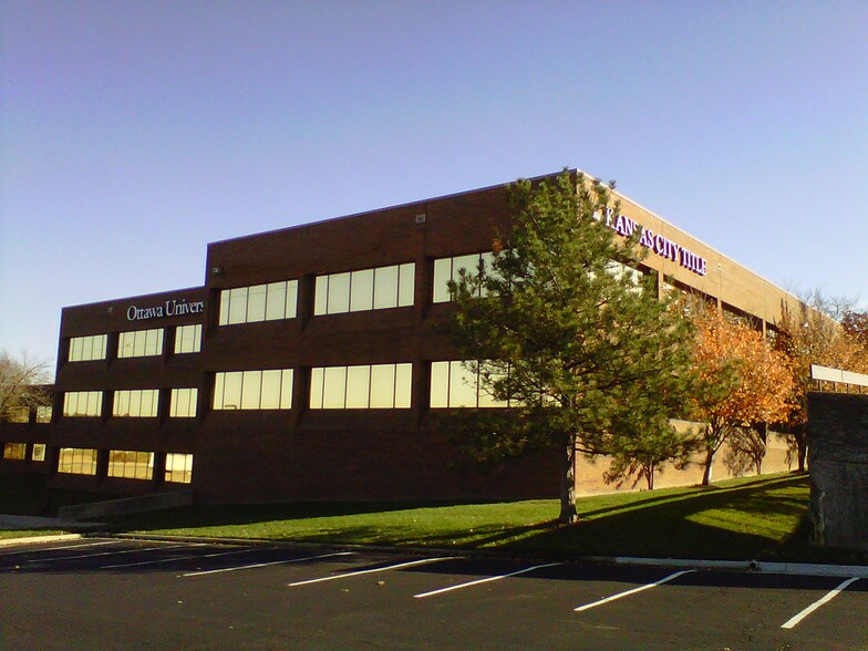 4370 W 109th St, Overland Park, KS à louer - Photo de l’immeuble – Image 2 sur 4