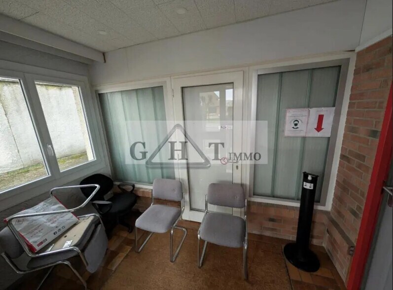 Bureau dans Londinières à louer - Photo de l’immeuble – Image 2 sur 3