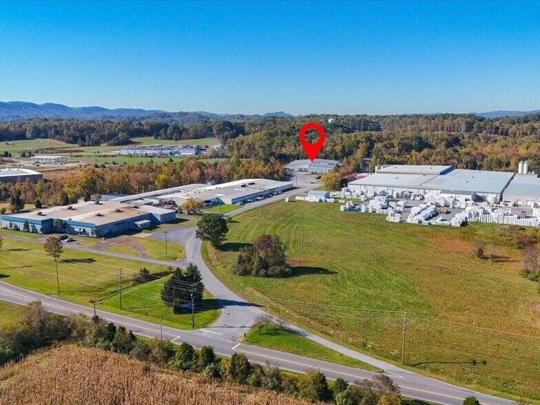 125 Industrial Dr, Surgoinsville, TN à vendre - Photo de l’immeuble – Image 3 sur 59
