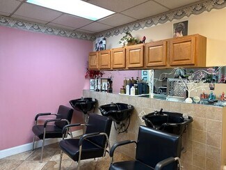 Plus de détails pour 4462 Middle Country Rd, Calverton, NY - Local commercial à louer