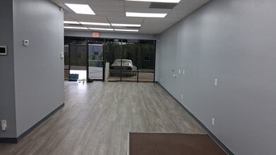 6324-6342 NW Loop 410, San Antonio, TX à louer Photo intérieure– Image 1 sur 1