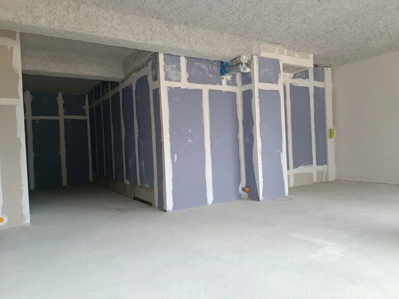 4 Rue Germaine Tillion, Saint-Genis-Pouilly à vendre - Photo intérieure – Image 2 sur 5