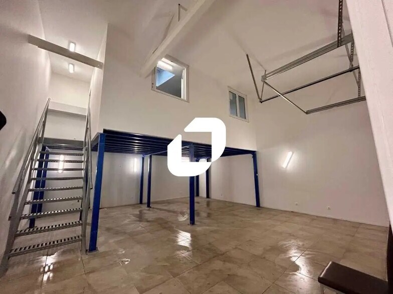 Bureau dans Villiers-le-Bel à louer - Photo intérieure – Image 2 sur 7