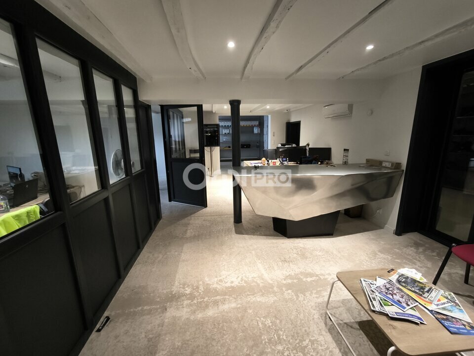 Bureau dans Brive-la-Gaillarde à louer Photo intérieure– Image 1 sur 10