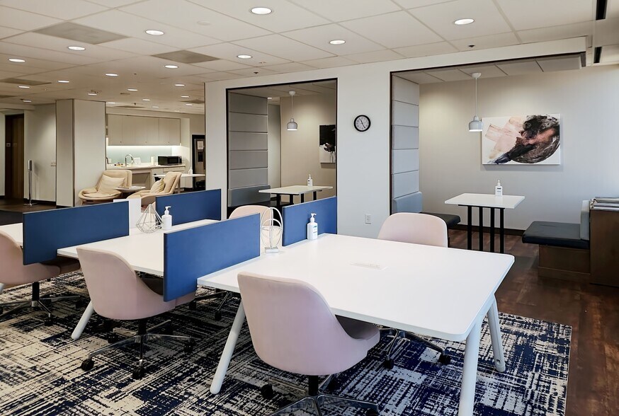 9901 W Interstate 10, San Antonio, TX à louer - Photo intérieure – Image 3 sur 12