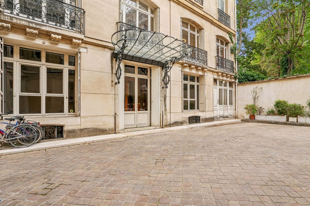 242 Boulevard Saint-Germain, Paris à louer Photo de l’immeuble– Image 1 sur 10