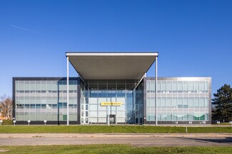 Plus de détails pour 270 Bath Rd, Slough - Bureau à louer