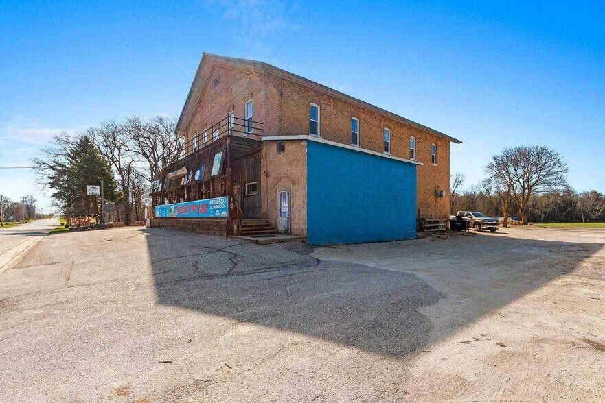E3261 County Rd S, Casco, WI à vendre - Photo de l’immeuble – Image 2 sur 45
